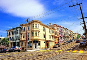 武漢青年旅館打造文化墻，助力“說(shuō)走就走”的旅行夢(mèng)